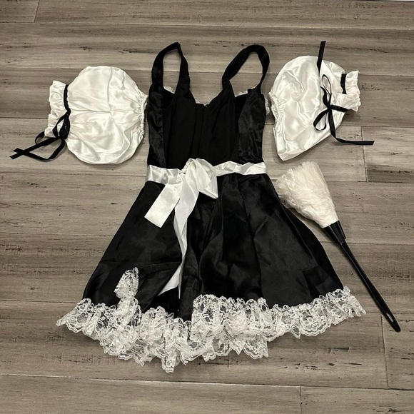 y2k Leg Avenue 3 pc. French Maid Halloween costume ! - Picture 5 of 8